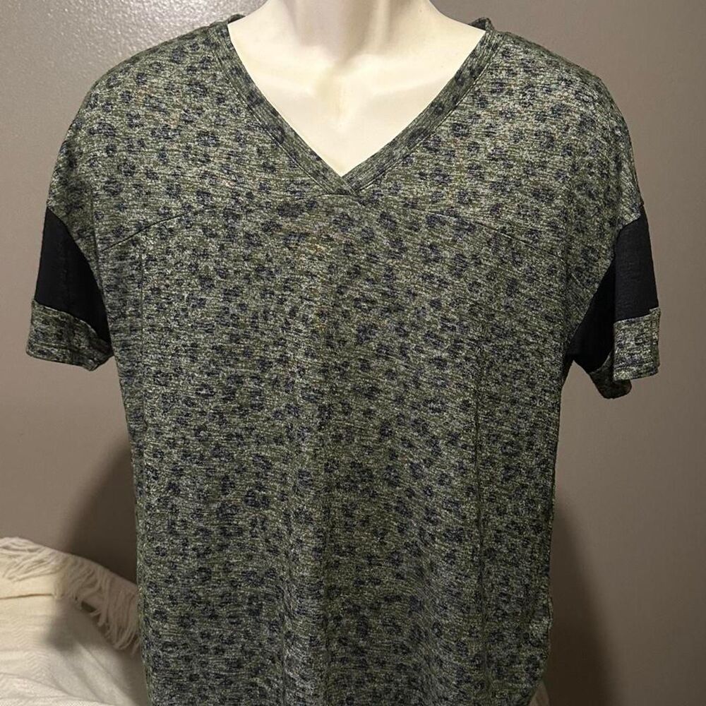 Maurices Women's multi T-shirt